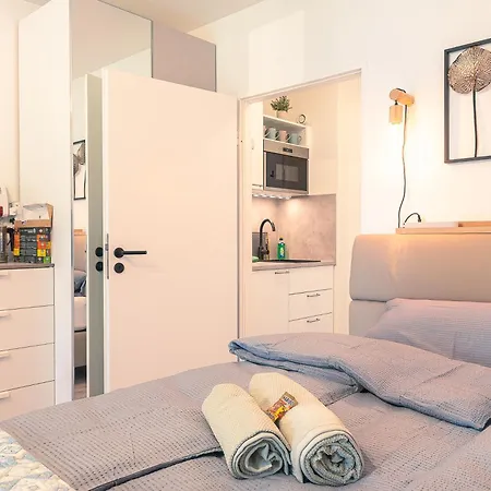 Zentral Nah Mhh Terrasse Komfort 2 Апартаменты *